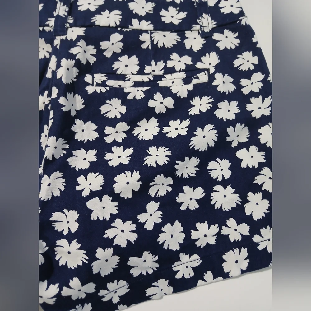 J CREW Floral Navy and White Women's Shorts‎